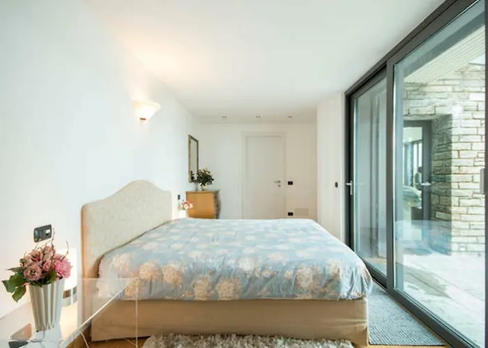 Parco San Andrea Elegante Tatil Evi *